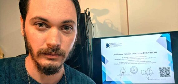 “En Elearning-Total aprendés sin salir de tu casa eligiendo tus horarios”