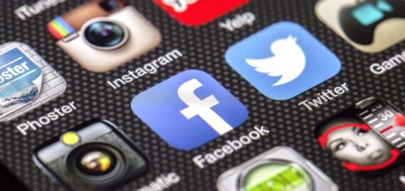 Formate como community manager, especializate en marketing digital