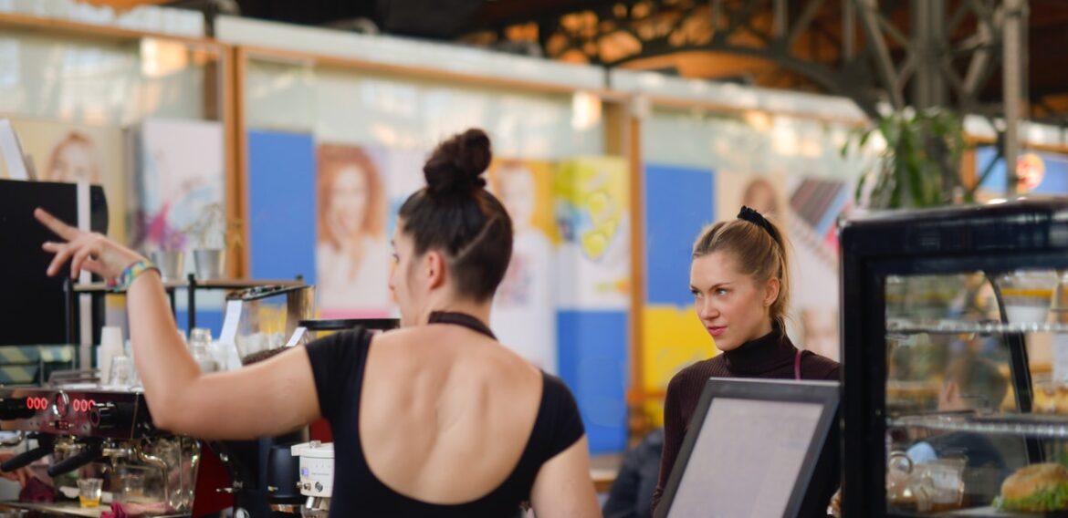 Con el curso Inglés para Atención al Cliente sobresaldrás a nivel laboral y comercial