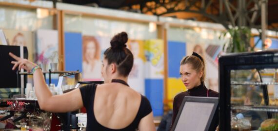 Con el curso Inglés para Atención al Cliente sobresaldrás a nivel laboral y comercial