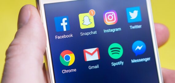 Si te gusta el periodismo tenés que especializarte en informar noticias a través de las redes sociales