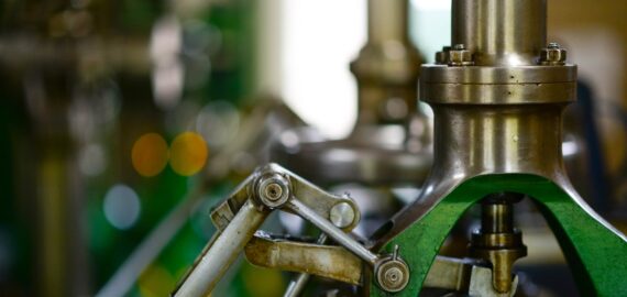 Capacitate en automatización con micro PLC para ingresar y progresar en la industria