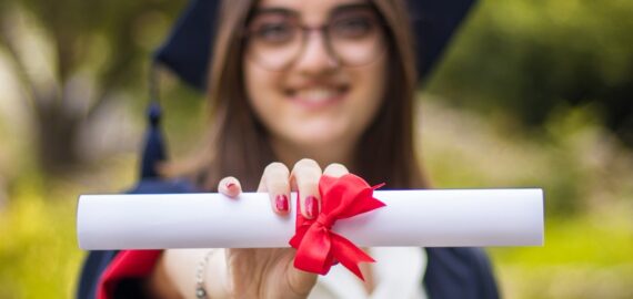 Comenzá 2023 concretando tus proyectos con un diploma de la Universidad Tecnológica Nacional (UTN)