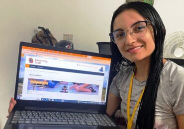 Una joven estudia robótica desde la selva colombiana para ayudar a niños y jóvenes sin recursos económicos