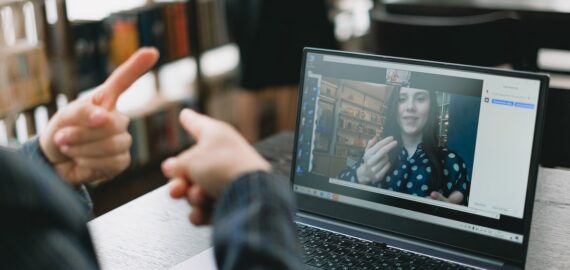 Enseñar las 24 horas es la mejor forma de celebrar el Día del Profesor