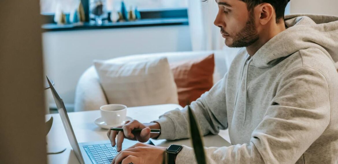 Con Elearning-Total te construirás un futuro profesional y laboral a tu ritmo
