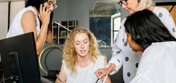 Las mujeres lideran en turismo y vos podés lograrlo con el Curso de Periodismo de Viajes