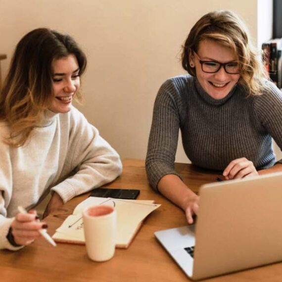 Elearning Total celebra el Día del Maestro formando profesionales junto a la UTN