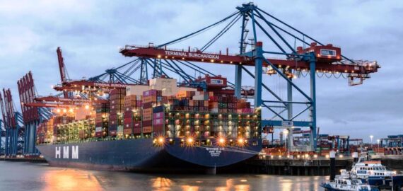 Impulsá tu carrera en comercio exterior con la Diplomatura en Agente de Transporte Aduanero