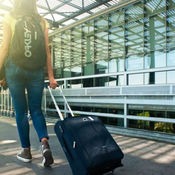 La UTN te capacita como periodista de turismo para radio, redes y streaming con salida laboral